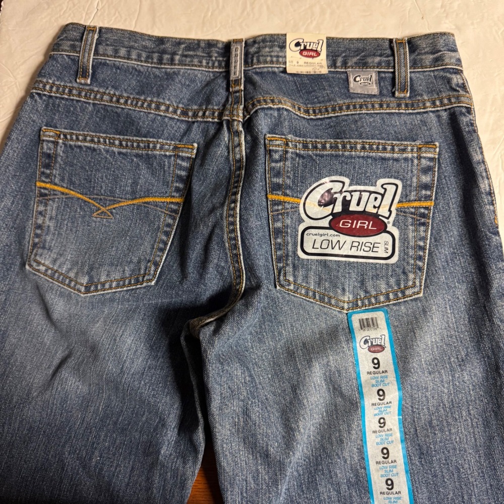 Cruel Girl Low Rise Slim Bootcut Jeans Medium Wash Denim Sz 9 Regular